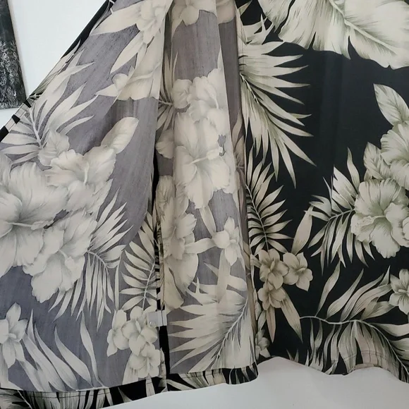 Tommy Bahama Silk Big Floral Pattern True Wrap Maxi Skirt Size 12 Black White - Picture 3 of 10